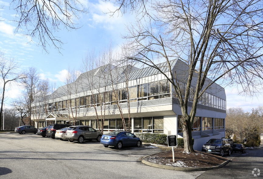 1445-1455 E Putnam Ave, Old Greenwich, CT for lease - Primary Photo - Image 1 of 18