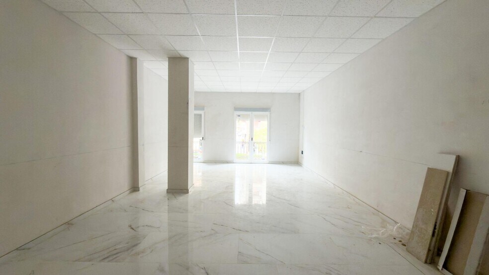 Retail in Cieza for lease - Interior Photo - Image 3 of 4