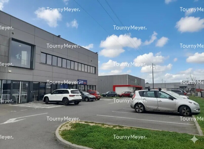 Office in Rennes for lease - Building Photo - Image 3 of 5