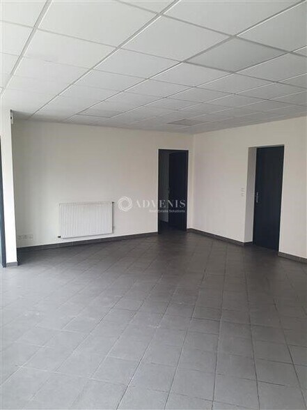 Flex in Fléville-devant-Nancy for lease - Interior Photo - Image 2 of 8
