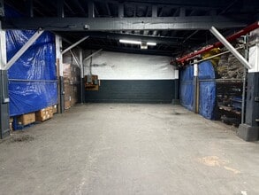 12-01 34th Ave, Long Island City, NY à louer Photo intérieure- Image 2 de 2