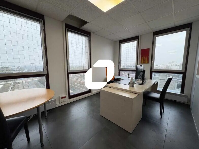 Bureau dans Montigny-le-Bretonneux à louer - Photo intérieure - Image 3 de 9