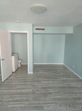 711 S 3rd St, Jacksonville Beach, FL for lease Interior Photo- Image 1 of 3