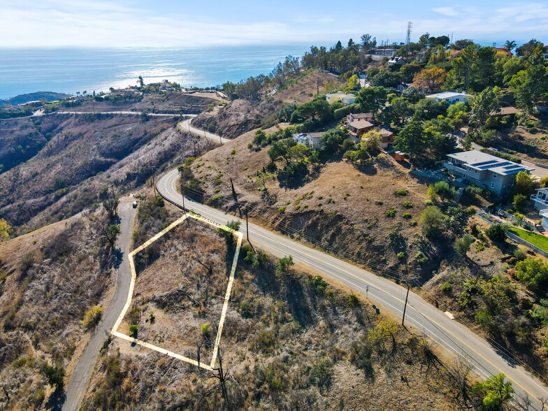 Mar Vista Ridge Dr, Malibu, CA à vendre - Photo du bâtiment - Image 2 de 8