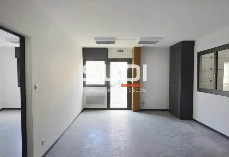254 Rue Francis De Pressensé, Villeurbanne for lease - Building Photo - Image 2 of 6