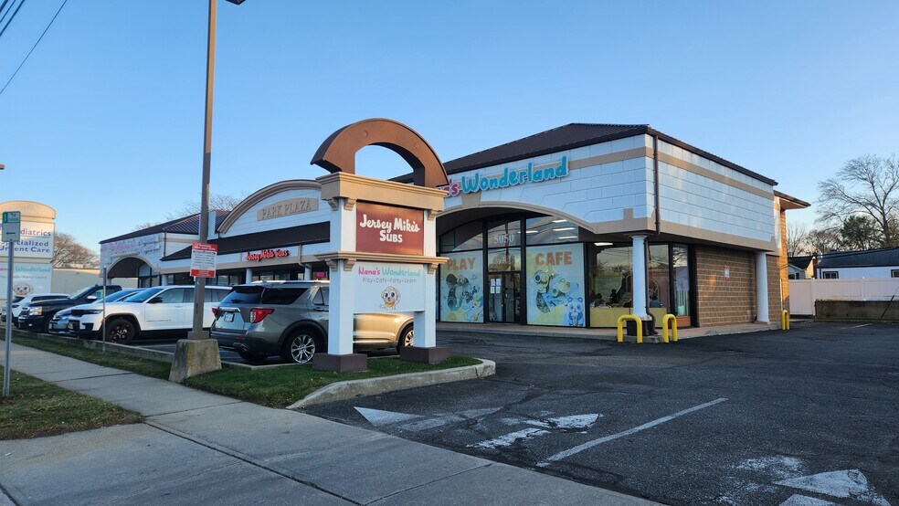 5050 Sunrise Hwy, Massapequa Park, NY à vendre - Photo du bâtiment - Image 3 de 7