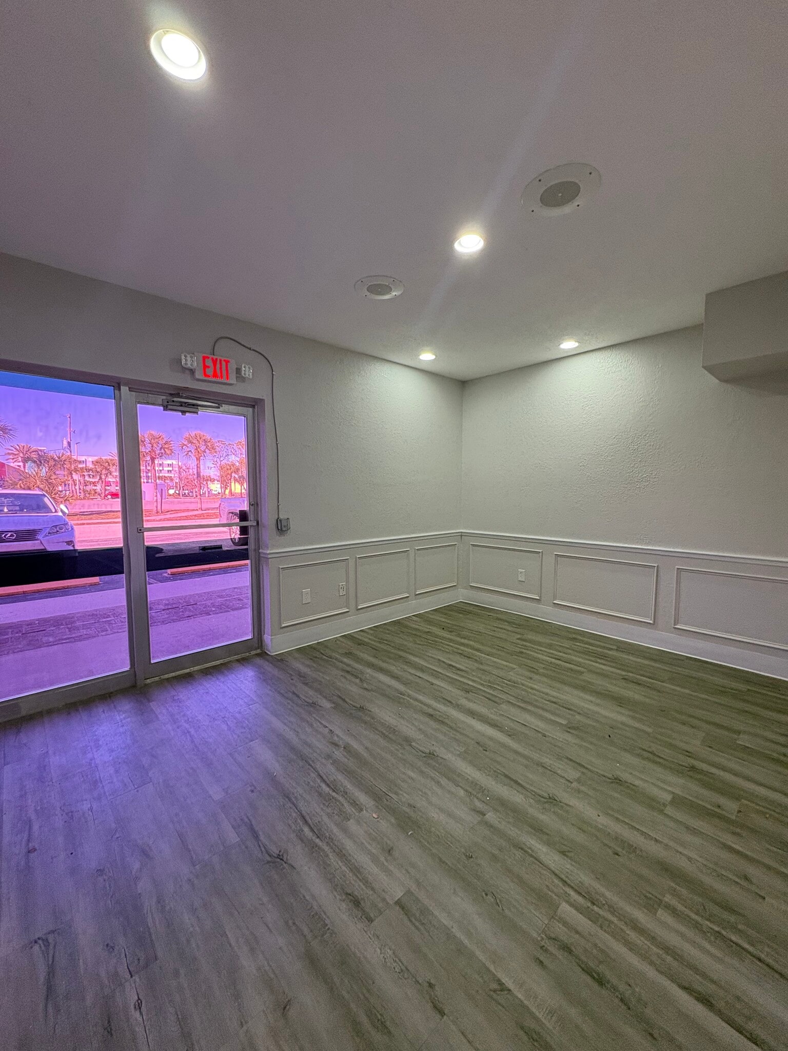 501-527 S Paula Dr, Dunedin, FL for lease Interior Photo- Image 1 of 7