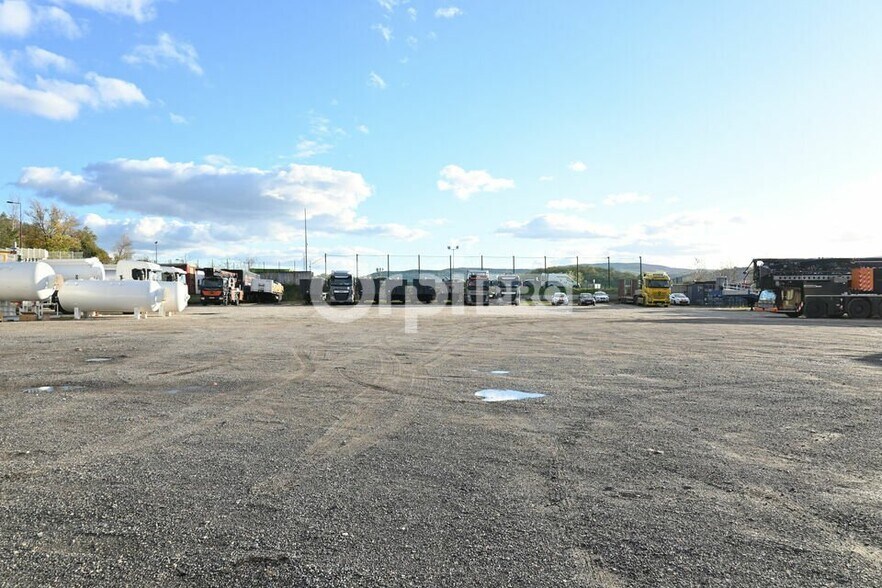 1 Avenue De Val Cité, Ternay for lease - Building Photo - Image 2 of 3
