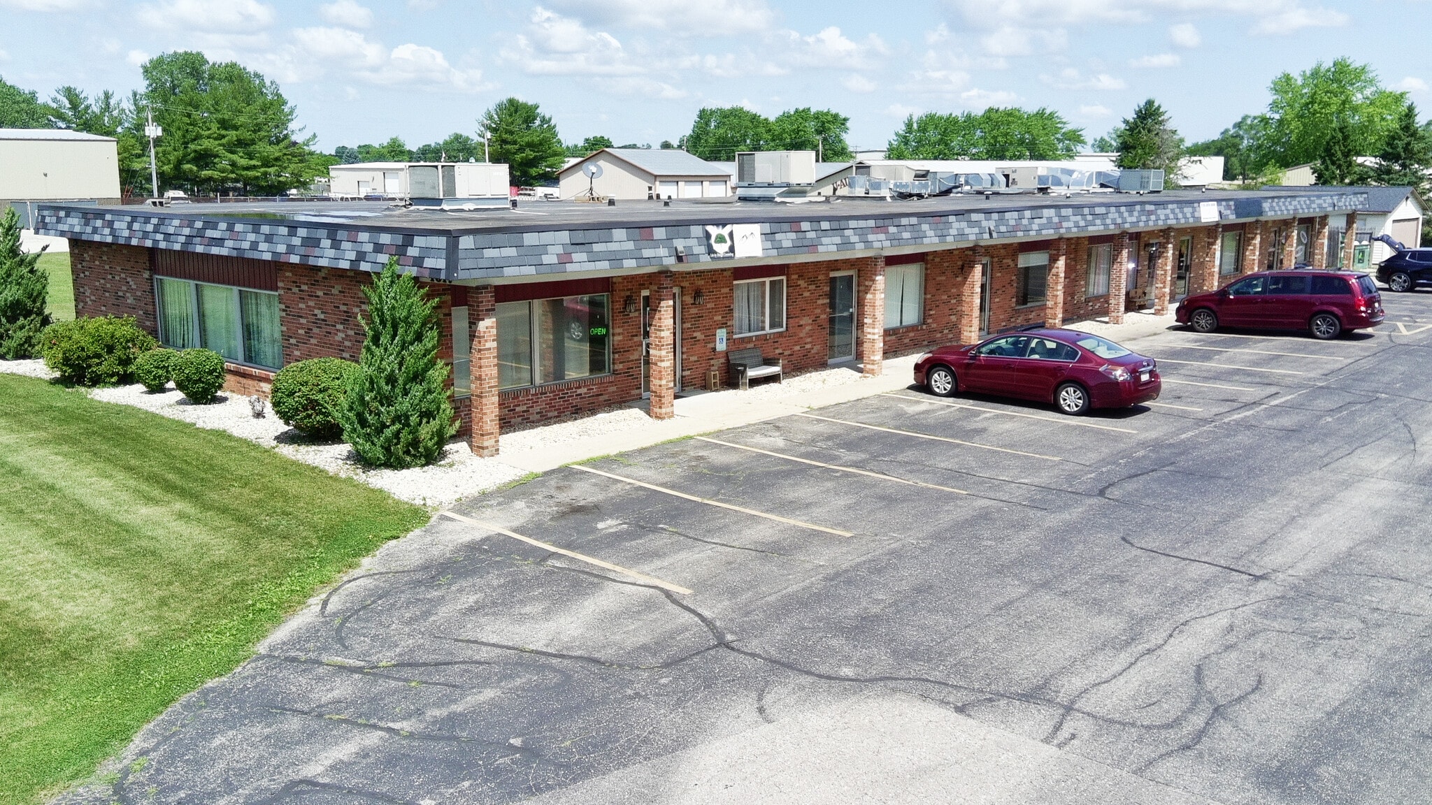 1517 Huebbe Pky, Beloit, WI for sale Building Photo- Image 1 of 5