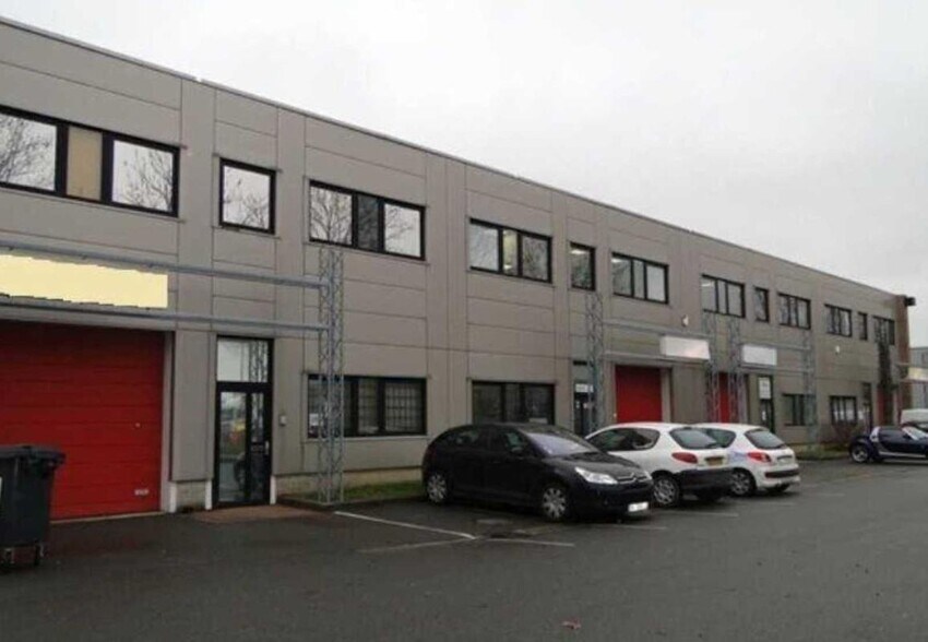 11 Rue Gustave Madiot, Bondoufle à louer - Photo du bâtiment - Image 1 de 8