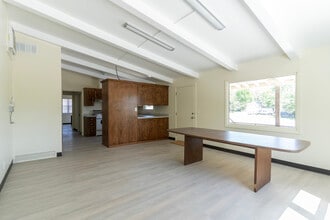 2341 S Woodland Ave, Independence, MO for sale Interior Photo- Image 2 of 7