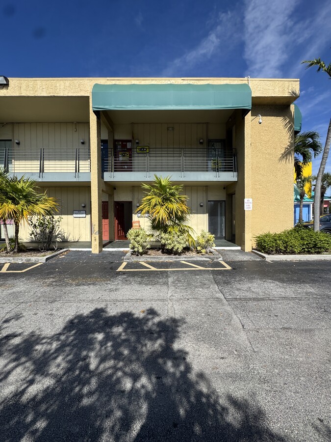 2331 N State Road 7, Lauderhill, FL 33313 - Unit 124 -  - Interior Photo - Image 1 of 17