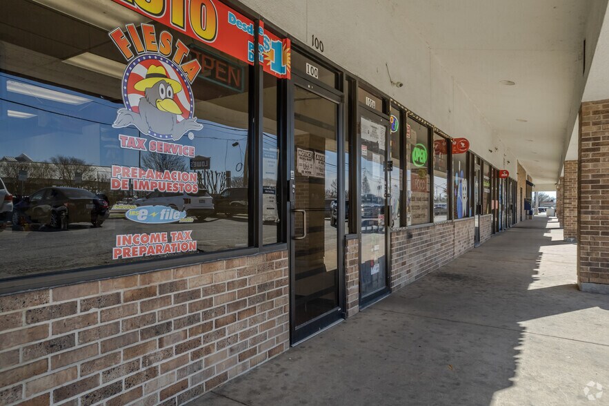 11411 Northwest Hwy, Dallas, TX à louer - Photo du bâtiment - Image 2 de 7