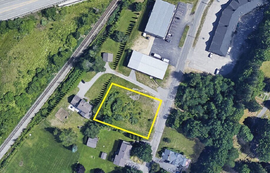 9 Edwards Ave, Biddeford, ME à vendre - Photo du bâtiment - Image 1 de 1