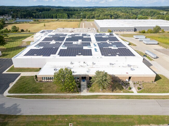 Plus de détails pour 6800 N Chestnut St, Ravenna, OH - Industriel à vendre