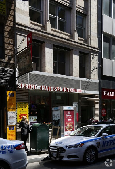 119 Fulton St, New York, NY for lease - Building Photo - Image 3 of 12