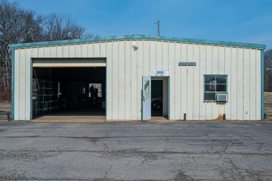 2100 W Main St, Clarksville, AR à vendre - Photo du bâtiment - Image 3 de 10