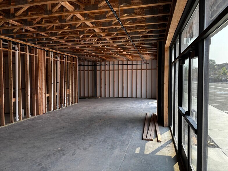 2200 E Chisholm Dr, Nampa, ID à louer - Photo du bâtiment - Image 3 de 10