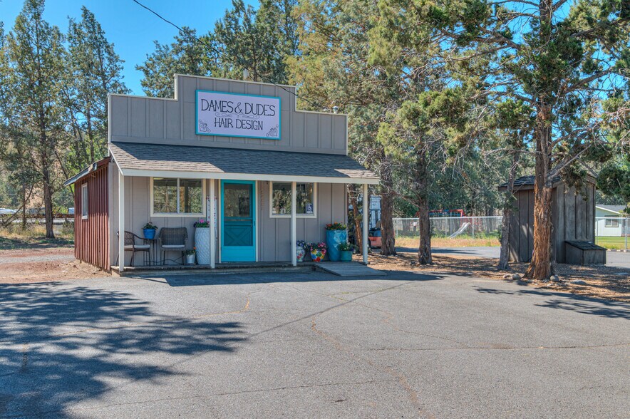 64661 Bruce Ave, Bend, OR à vendre - Photo du bâtiment - Image 2 de 38