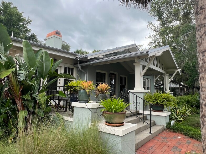 The Barn & The Bungalow portfolio of 2 properties for sale on LoopNet.ca - Building Photo - Image 2 of 6