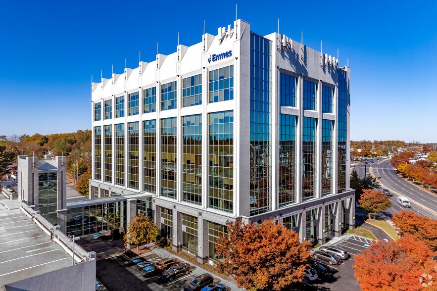 401 N Washington St, Rockville, MD à louer - Photo du bâtiment - Image 1 de 6