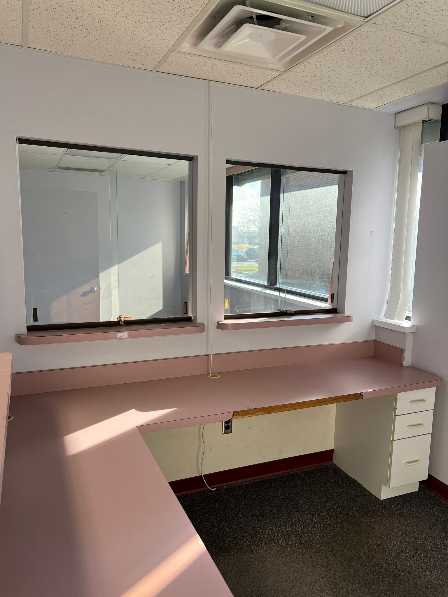 33566 W 8 Mile Rd, Farmington Hills, MI for lease Interior Photo- Image 1 of 3