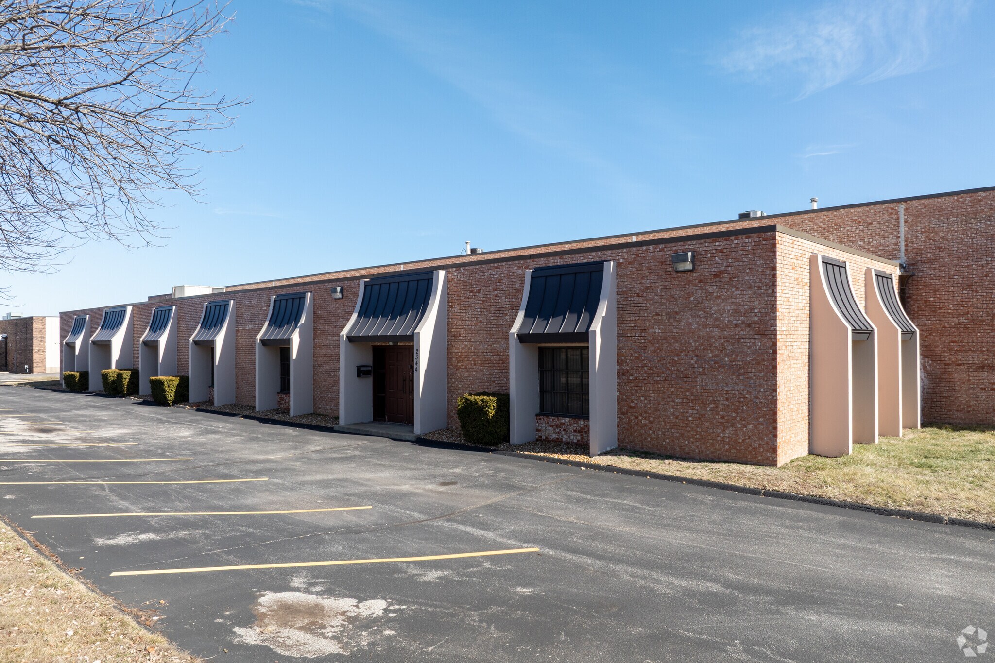2344 Grissom Dr, Saint Louis, MO for lease Primary Photo- Image 1 of 5