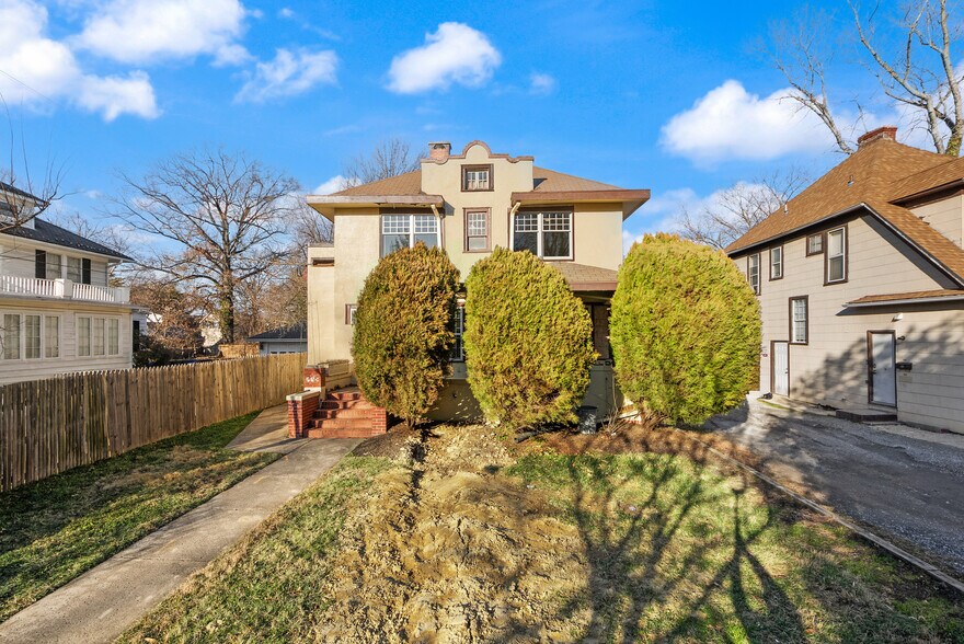 4618 College Ave, College Park, MD à vendre - Photo du bâtiment - Image 2 de 26