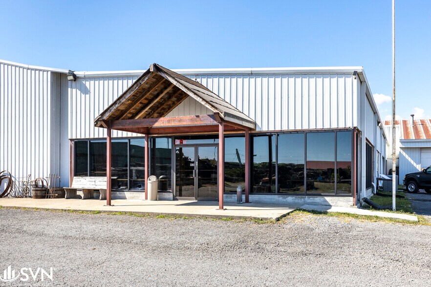 160 Stewarts Ln N, Danville, KY à vendre - Photo du bâtiment - Image 2 de 24