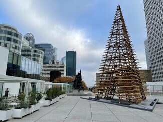 More details for 86 Esplanade Du Général De Gaulle, Courbevoie - Retail for Lease