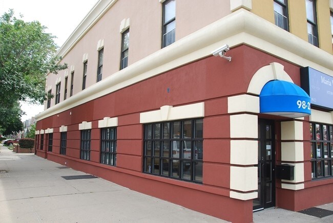 More details for 98-22 Metropolitan Ave, Forest Hills, NY - Retail for Sale