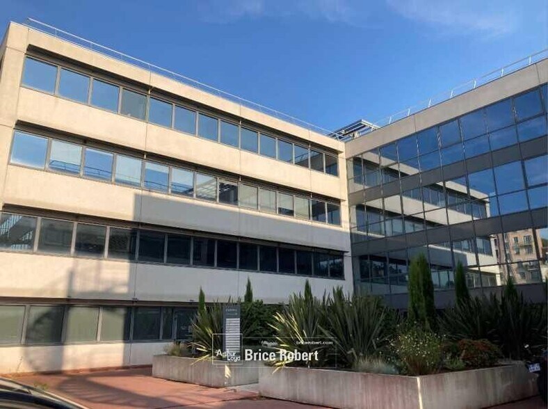 Bureau dans Caluire-et-Cuire à louer - Photo du bâtiment - Image 3 de 5