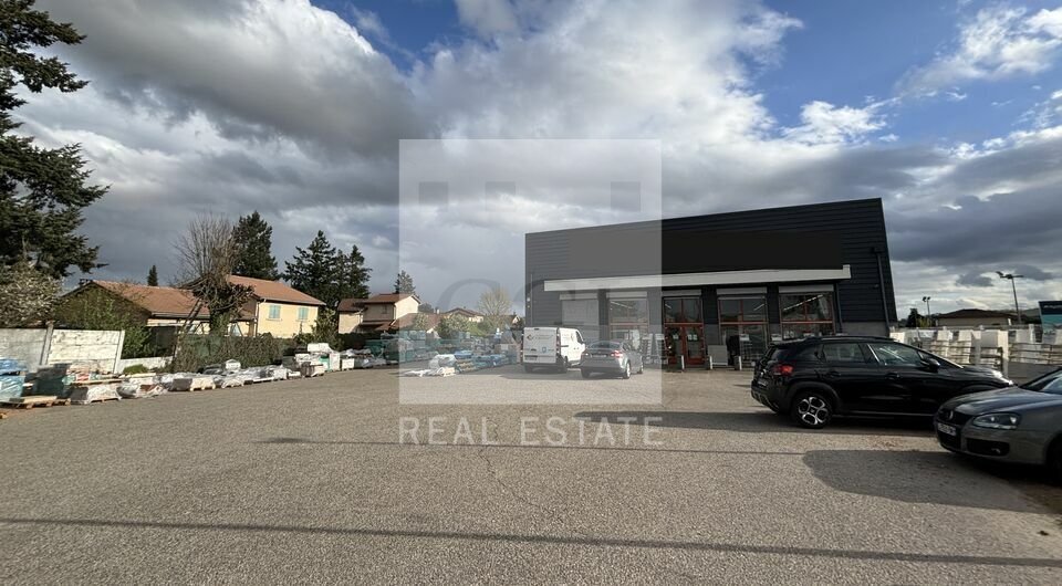Flex in Saint-Priest for lease Building Photo- Image 1 of 13
