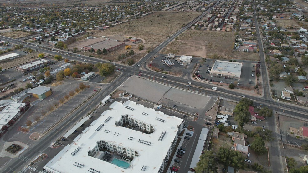 5750 Airport Rd, Santa Fe, NM à vendre - Vidéo sur l’inscription commerciale - Image 2 de 4