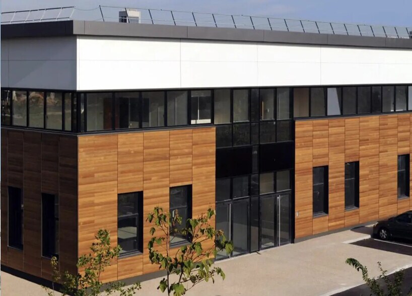 Flex in Villeneuve-la-Garenne for lease - Building Photo - Image 1 of 3