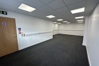 Long Rock, Penzance for lease Interior Photo- Image 2 of 2