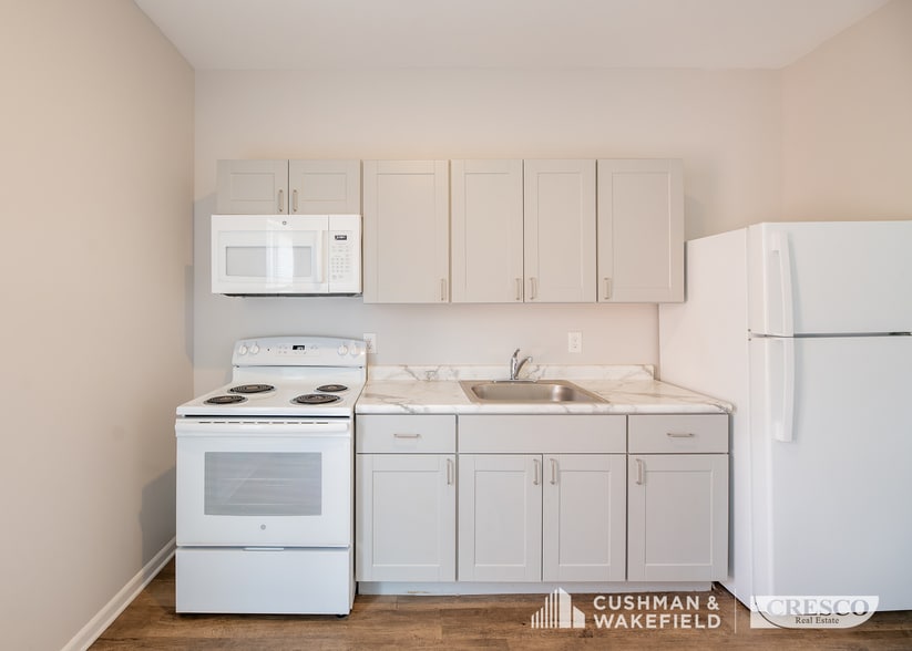 3182 W 25th St, Cleveland, OH for sale - Building Photo - Image 3 of 37
