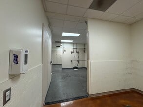1601-E Peoria Rd, Paola, KS for lease Interior Photo- Image 2 of 7