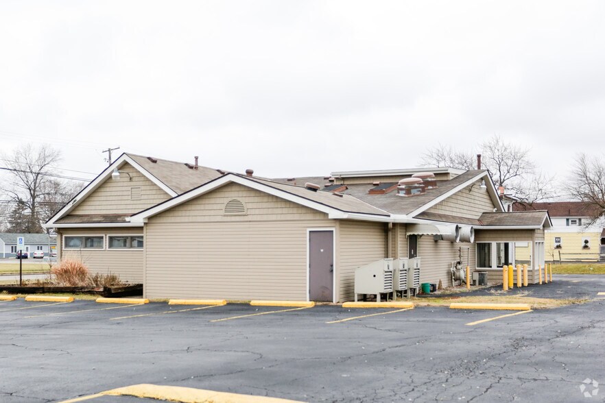 41573 N Ridge Rd, Elyria, OH à vendre - Photo du bâtiment - Image 2 de 5