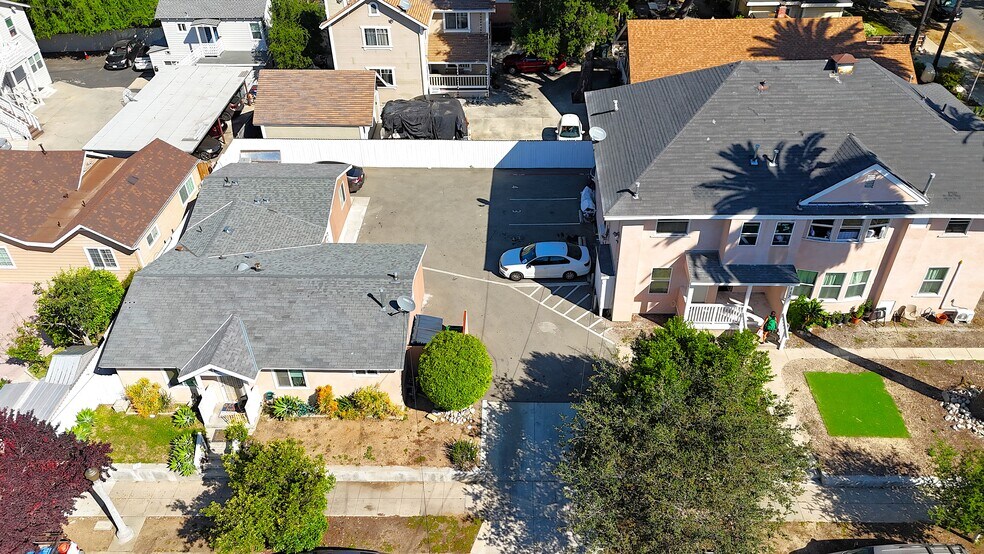 481 Lincoln Ave, Pasadena, CA à vendre - Photo du bâtiment - Image 3 de 46