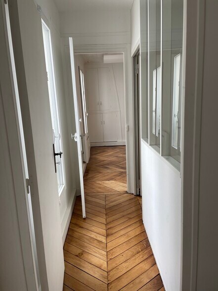 23 Rue De Choiseul, Paris à louer - Photo du bâtiment - Image 2 de 6