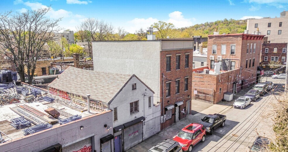 10 Cross St, Staten Island, NY à vendre - Photo du bâtiment - Image 2 de 19