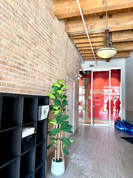 311 N Aberdeen St, Chicago, IL à louer - Photo du bâtiment - Image 3 de 19