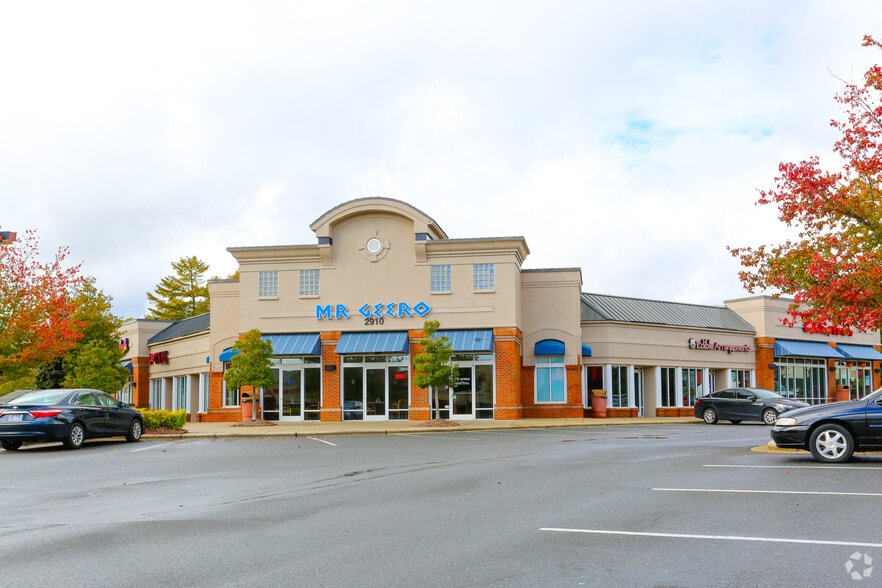 2910-2918 Mount Holly Huntersville Rd, Charlotte, NC for lease - Building Photo - Image 2 of 34