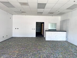 101 E Foothill Blvd, Pomona, CA à louer Photo intérieure- Image 1 de 1