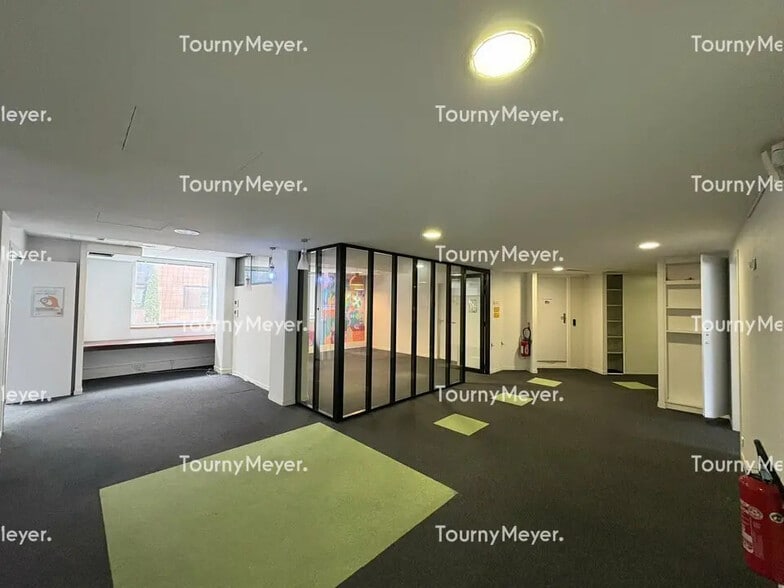 Office in Toulouse for lease - Interior Photo - Image 2 of 21