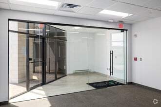 266-300 Raritan Center Pky, Edison, NJ for lease Interior Photo- Image 1 of 12