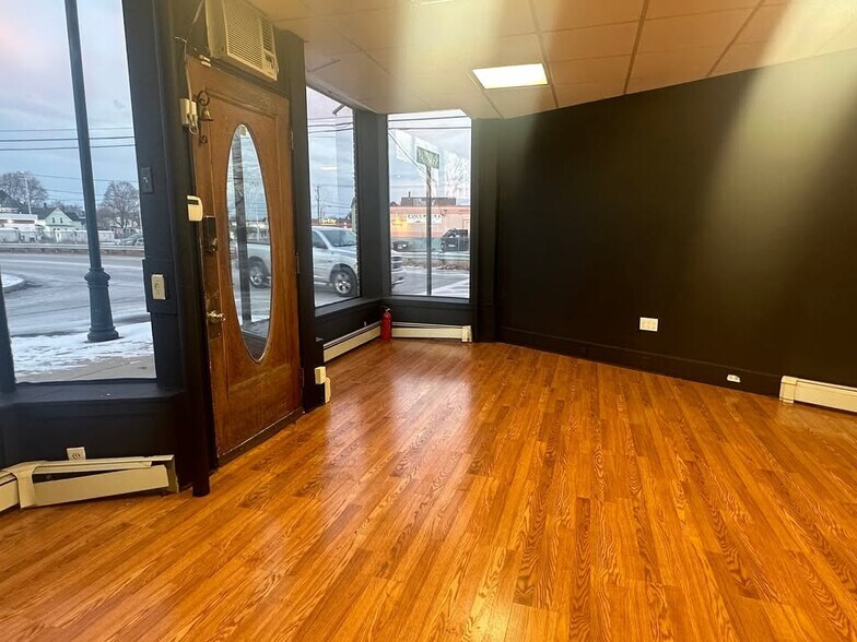 59-65 Hanson St, Rochester, NH for lease - Building Photo - Image 2 of 15