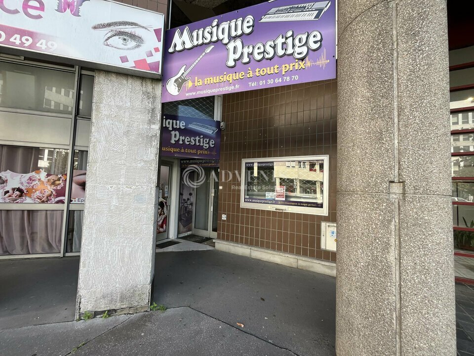 29 Bis Avenue Du Centre, Montigny-le-Bretonneux à louer Photo du bâtiment- Image 1 de 7
