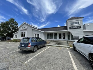 Plus de détails pour 27 W Main St, Clinton, CT - Vente au détail à vendre